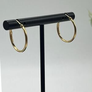 Arezzo UnoAErre, Italy Yellow‎ 18K 750 Gold *1 AR Thin Everyday Hoop Earrings